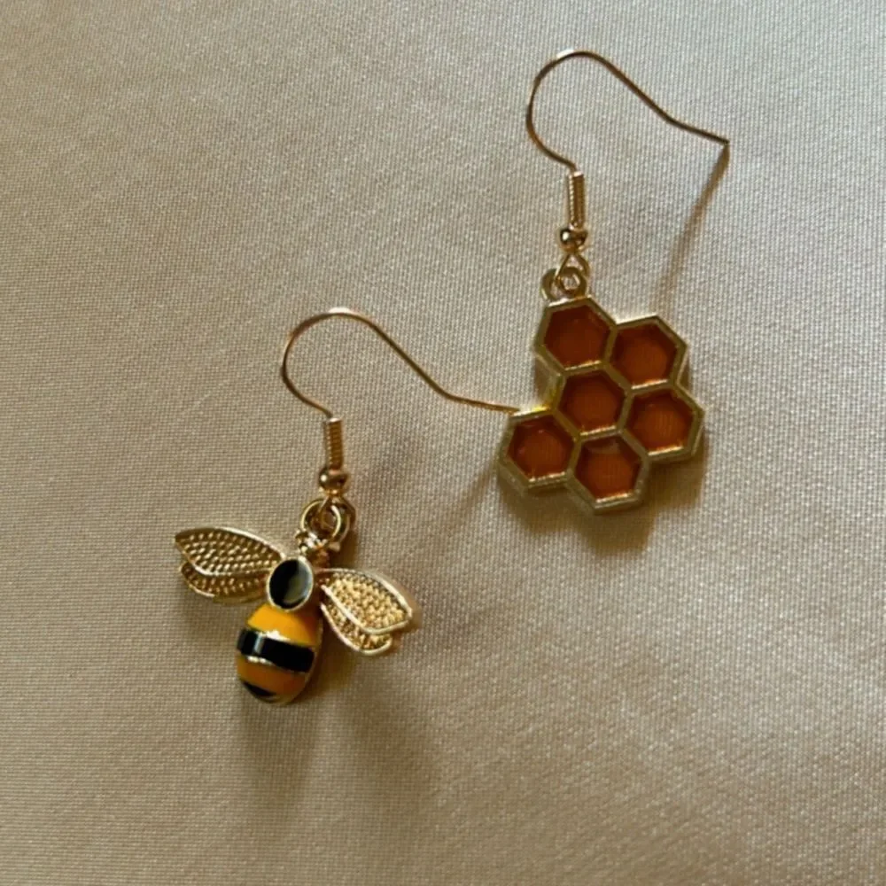 bohemian bee earrings A454